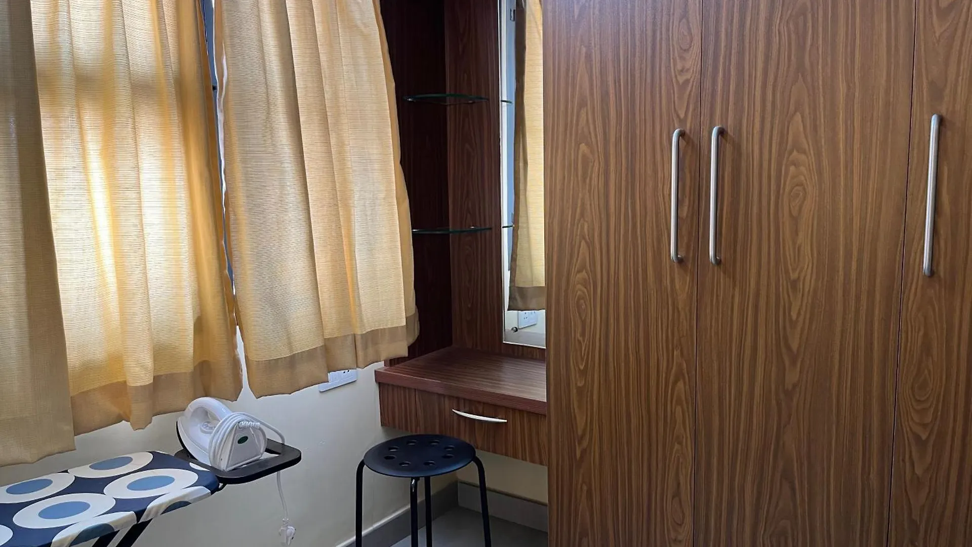 Apartment 1Br Air Conditioned Suite Thiruvananthapuram